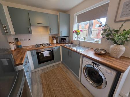 2 bedroom Semi-detached house for sale in Curie Close, Forest Town, NG19