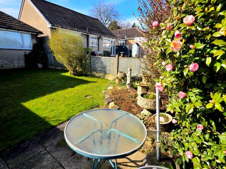 2 bedroom Detached bungalow for sale in Leeming Park, Mansfield Woodhouse, NG19