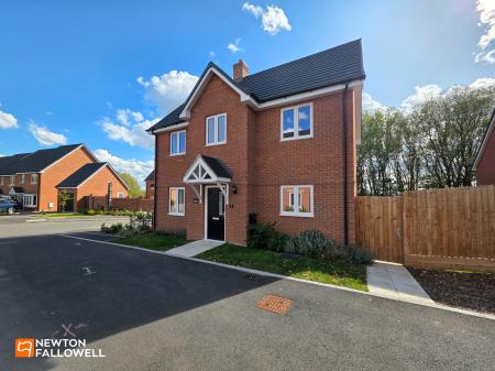 4 bedroom Detached house for sale in Maypole Road, Mansfield, NG19