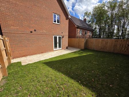 4 bedroom Detached house for sale in Maypole Road, Mansfield, NG19