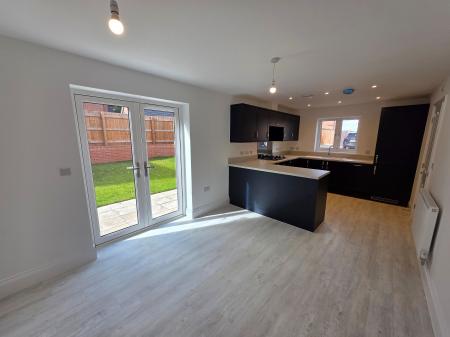 4 bedroom Detached house for sale in Maypole Road, Mansfield, NG19