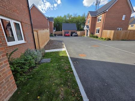 4 bedroom Detached house for sale in Maypole Road, Mansfield, NG19