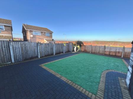 4 bedroom Detached house for sale in Crosby Close, Forest Town, NG19