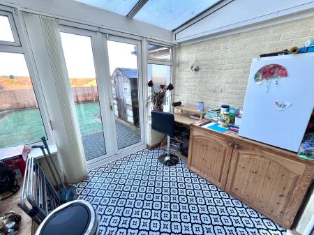 4 bedroom Detached house for sale in Crosby Close, Forest Town, NG19