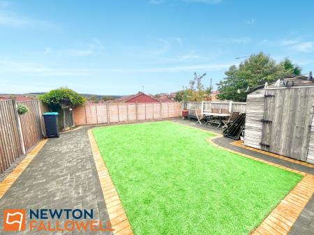 4 bedroom Detached house for sale in Crosby Close, Forest Town, NG19