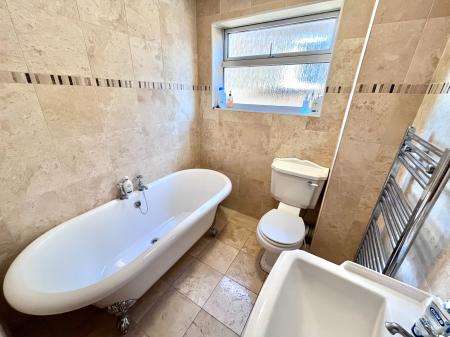 4 bedroom Detached house for sale in Crosby Close, Forest Town, NG19