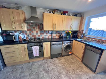 4 bedroom Detached house for sale in Crosby Close, Forest Town, NG19