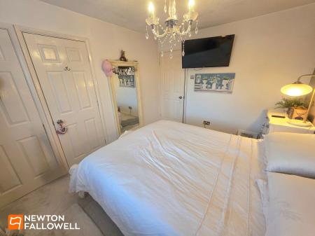2 bedroom Semi-detached house for sale in Richmond Drive, Mansfield Woodhouse, NG19