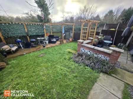 2 bedroom Semi-detached house for sale in Richmond Drive, Mansfield Woodhouse, NG19