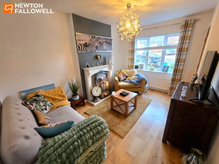 2 bedroom Semi-detached house for sale in Richmond Drive, Mansfield Woodhouse, NG19