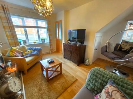 2 bedroom Semi-detached house for sale in Richmond Drive, Mansfield Woodhouse, NG19