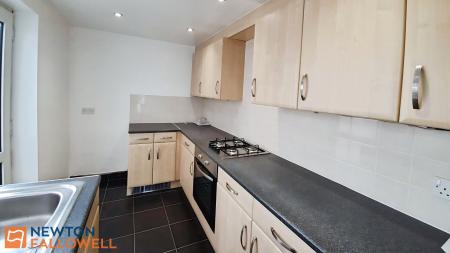 2 bedroom Terraced House for sale in Leeming Lane South, Mansfield Woodhouse, NG19