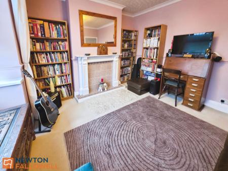 4 bedroom Semi-detached house for sale in Clifton Grove, Mansfield, NG18