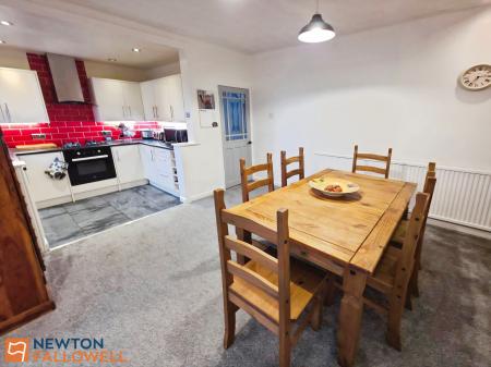 4 bedroom Semi-detached house for sale in Clifton Grove, Mansfield, NG18