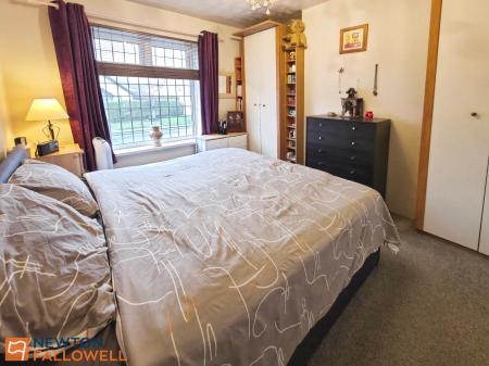 4 bedroom Semi-detached house for sale in Clifton Grove, Mansfield, NG18