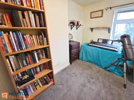 4 bedroom Semi-detached house for sale in Clifton Grove, Mansfield, NG18