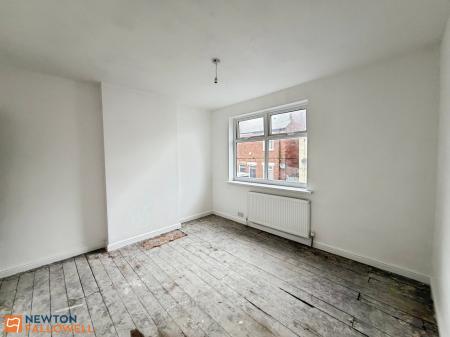 3 bedroom End of terrace house for sale in Vickers Street, Warsop, NG20