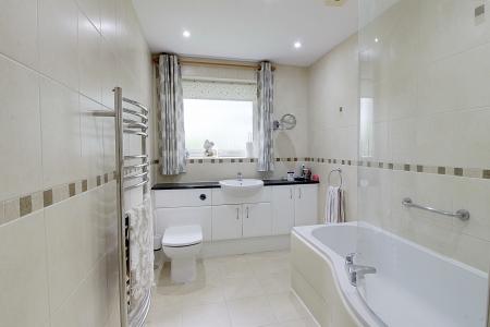 4 bedroom Detached house for sale in Claypole Drive, Northborough, PE6