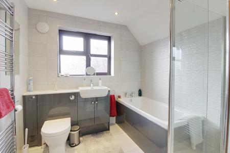 5 bedroom Detached house for sale in Colton Close, Baston, PE6