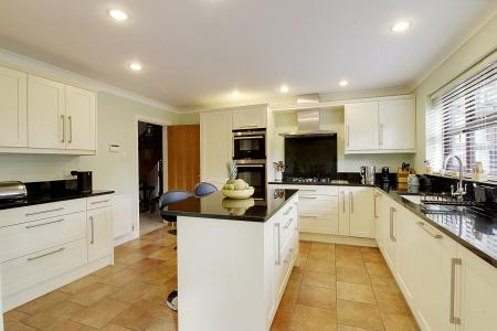 5 bedroom Detached house for sale in Colton Close, Baston, PE6