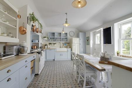 5 bedroom Character Property for sale in East End, Langtoft, PE6