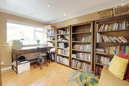 5 bedroom Detached house for sale in Eastgate, Deeping St. James, PE6