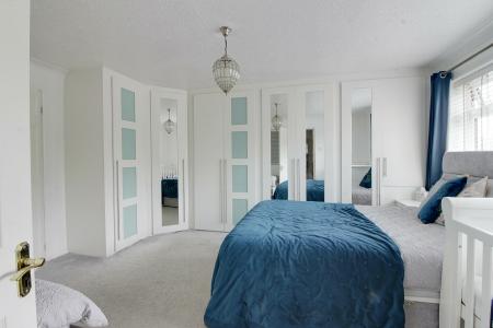 5 bedroom Detached house for sale in Eastgate, Deeping St. James, PE6