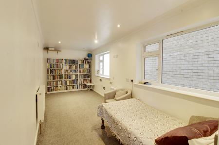 5 bedroom Detached house for sale in Eastgate, Deeping St. James, PE6