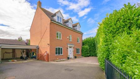 5 bedroom Detached house for sale in Haywain Drive, Deeping St Nicholas, PE11