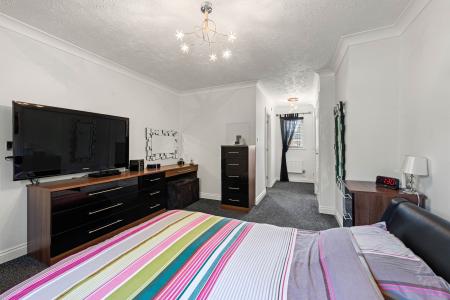 5 bedroom Detached house for sale in Haywain Drive, Deeping St Nicholas, PE11