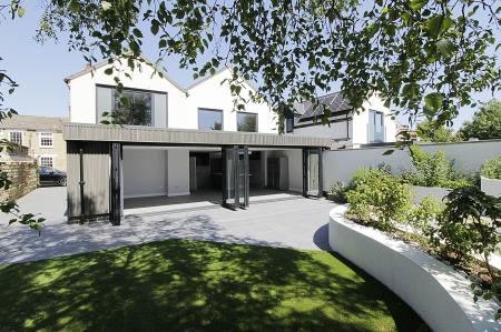 4 bedroom Detached house for sale in High Street, Market Deeping, PE6