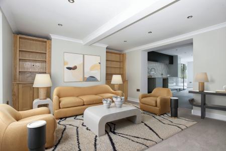 4 bedroom Detached house for sale in High Street, Market Deeping, PE6