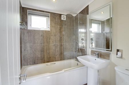 2 bedroom Lodge for sale in Langtoft Lakes, Langtoft, PE6