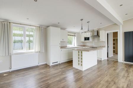 2 bedroom Lodge for sale in Langtoft Lakes, Langtoft, PE6