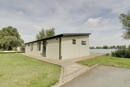 2 bedroom Lodge for sale in Langtoft Lakes, Langtoft, PE6