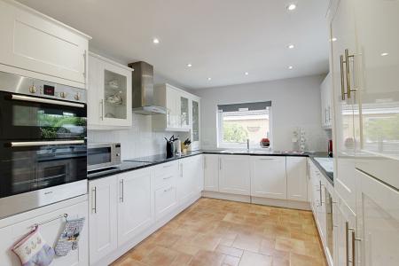 2 bedroom Bungalow for sale in Peakirk Road, Deeping Gate, PE6