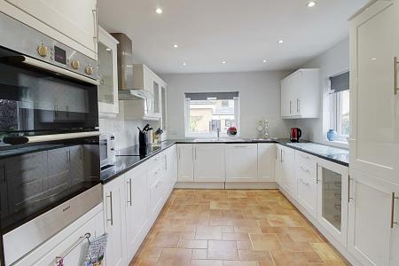 2 bedroom Bungalow for sale in Peakirk Road, Deeping Gate, PE6