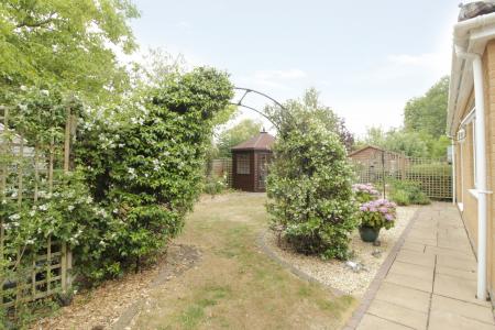 2 bedroom Bungalow for sale in Peakirk Road, Deeping Gate, PE6