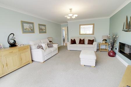 2 bedroom Bungalow for sale in Peakirk Road, Deeping Gate, PE6