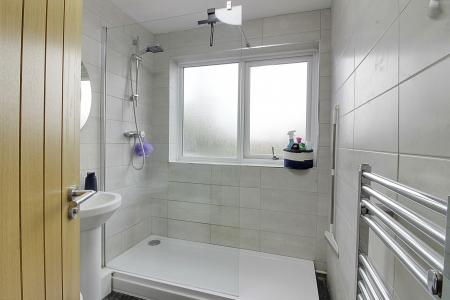 3 bedroom Semi-detached house for sale in The Orchard, Market Deeping, PE6