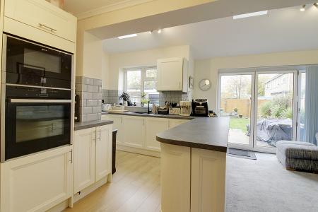 3 bedroom Semi-detached house for sale in The Orchard, Market Deeping, PE6