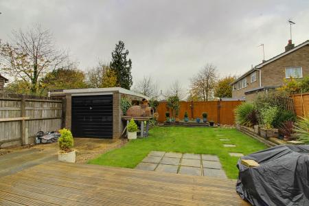 3 bedroom Semi-detached house for sale in The Orchard, Market Deeping, PE6