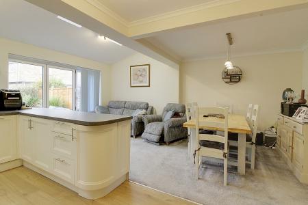 3 bedroom Semi-detached house for sale in The Orchard, Market Deeping, PE6