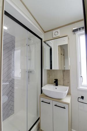 2 bedroom Park home for sale in Towngate East, Market Deeping, PE6