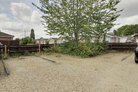 1 bedroom Flat to let in Manor Way, Deeping St. James, PE6