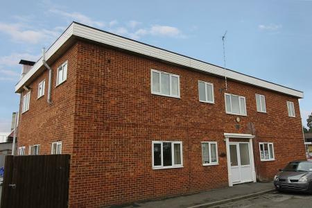 1 bedroom Flat to let in Manor Way, Deeping St. James, PE6