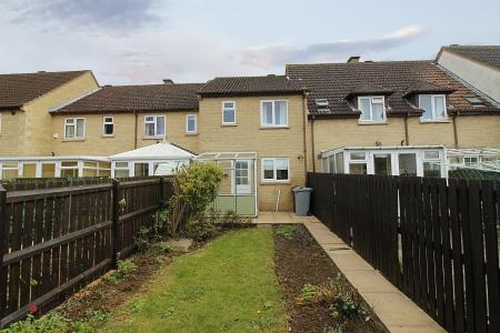 2 bedroom Terraced House to let in Dixons Road, Market Deeping, PE6