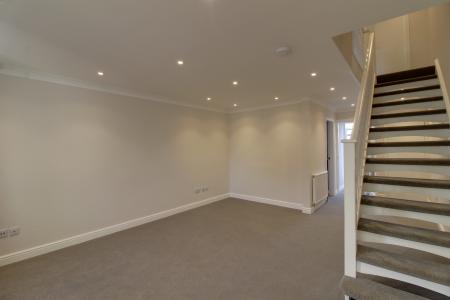 2 bedroom Terraced House to let in Dixons Road, Market Deeping, PE6