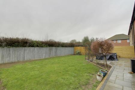 6 bedroom Detached house for sale in Windsor Gardens, Market Deeping, PE6