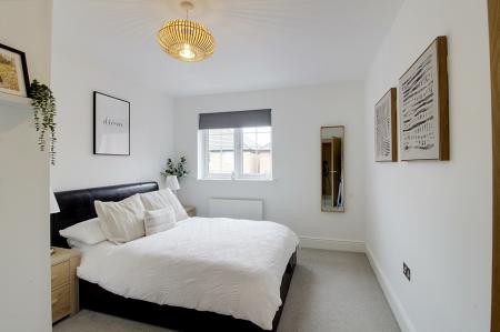 6 bedroom Detached house for sale in Windsor Gardens, Market Deeping, PE6